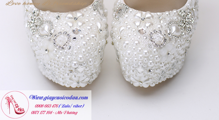 Giày cưới cô dâu màu trắng đính hoa hiện đại GCD6601