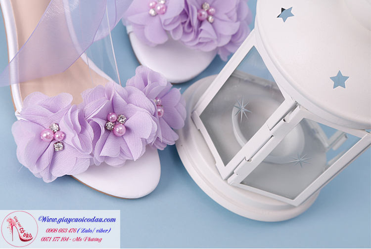 Giày cưới cô dâu đính hoa màu trắng tím GCD8003